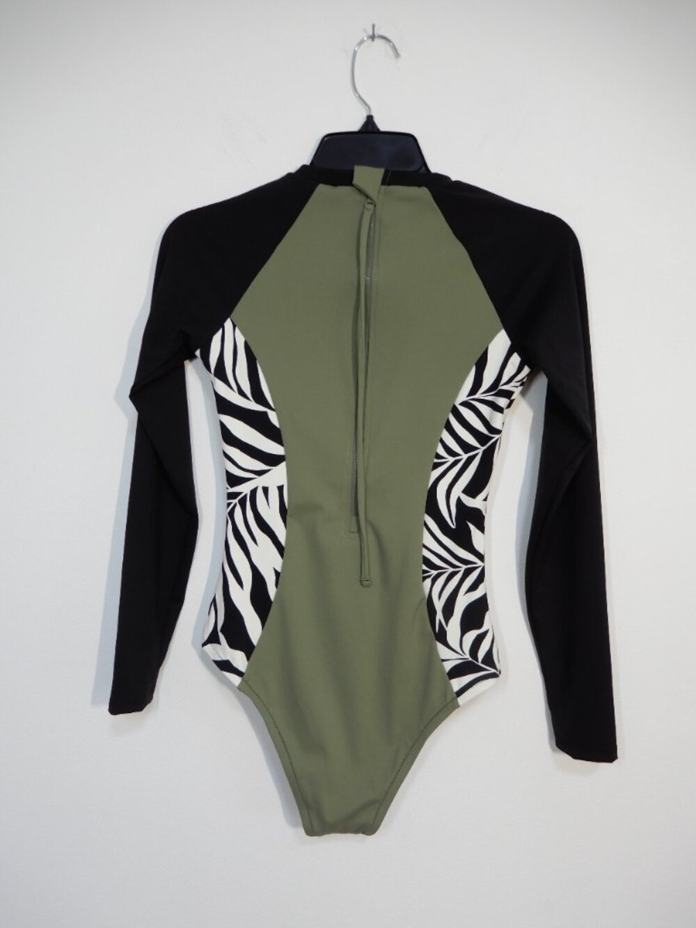 Roxy Surfer Paradise Surf One Piece Swimsuit Rashguard Size S Long Sleeve NEW - Picture 8 of 11